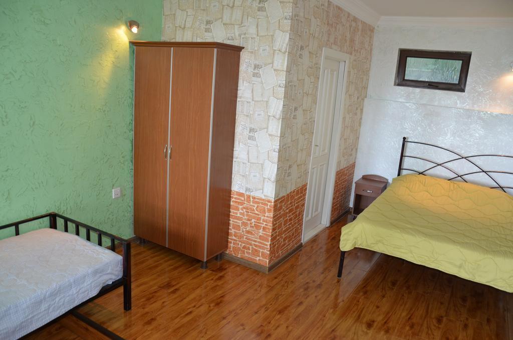 Tj Guest House Махінджаурі Екстер'єр фото